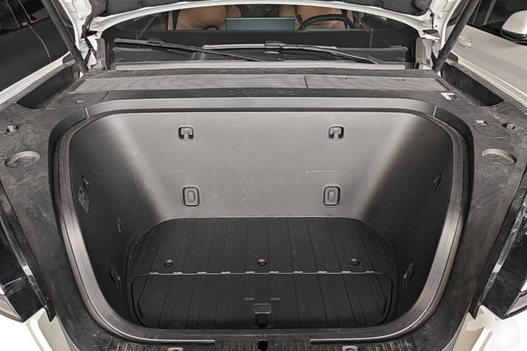 Used ONVO Luxeed L90 2025 Model—Max Six-Seater Version Engine Bay