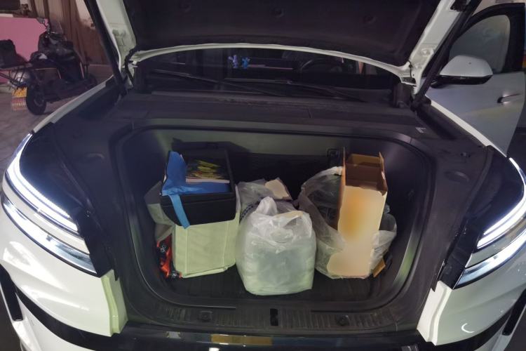 Used ONVO Luxeed L90 2025 Model—Max Six-Seater Version Engine Bay