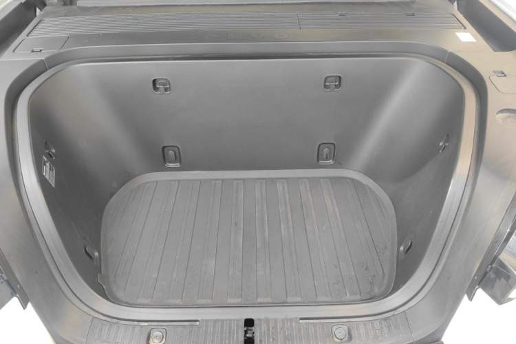 Used ONVO Luxeed L90 2025 Model—Ultra Six-Seater Version Engine Bay