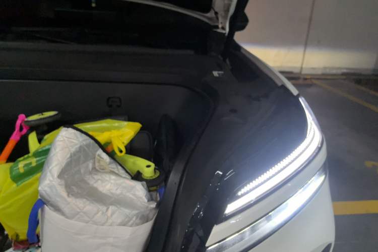 Used ONVO Luxeed L90 2025 Model—Max Six-Seater Version Engine Bay Left