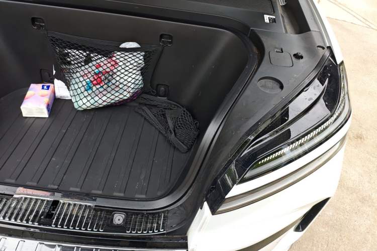 Used ONVO Luxeed L90 2025 Model—Ultra Six-Seater Version Engine Bay Left
