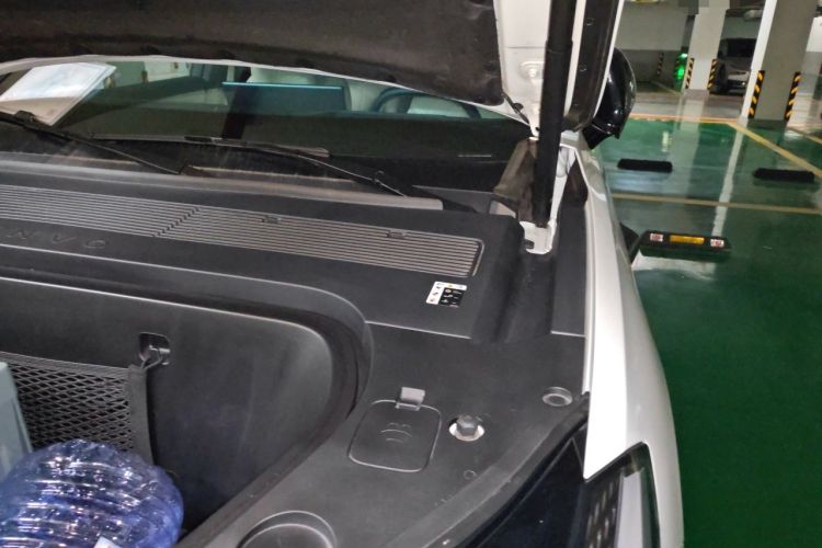 Used ONVO Luxeed L90 2025 Model—Max Six-Seater Version Engine Bay Left