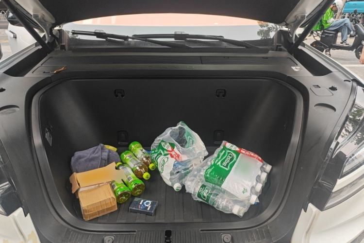 Used ONVO Luxeed L90 2025 Model—Max Six-Seater Version Engine Bay