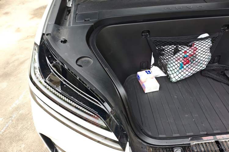 Used ONVO Luxeed L90 2025 Model—Ultra Six-Seater Version Engine Bay Right