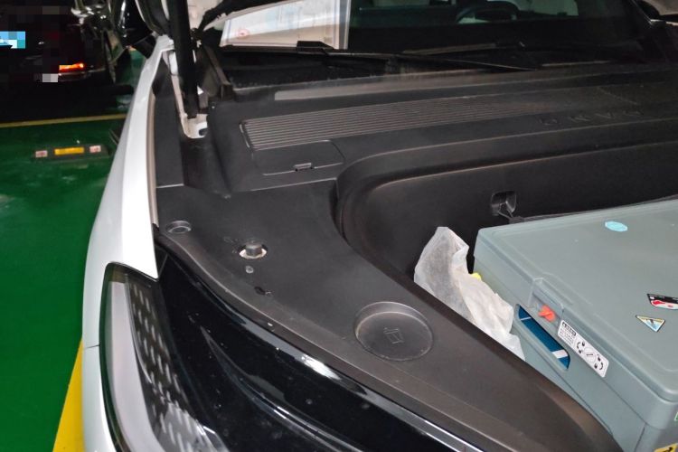Used ONVO Luxeed L90 2025 Model—Max Six-Seater Version Engine Bay Right