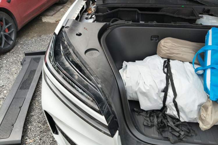 Used ONVO Luxeed L90 2025 Model—Max Six-Seater Version Engine Bay Right