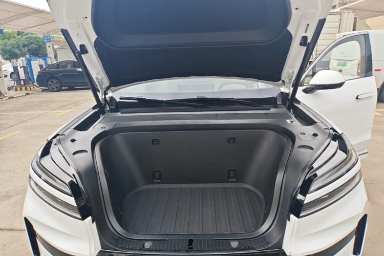 Used ONVO Luxeed L90 2025 Model—Ultra Six-Seater Version Engine Bay