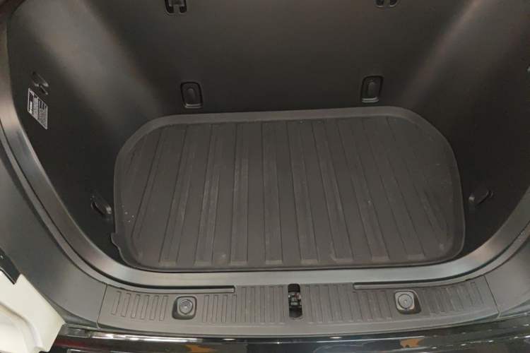 Used ONVO Luxeed L90 2025 Model—Max Six-Seater Version Engine Bay