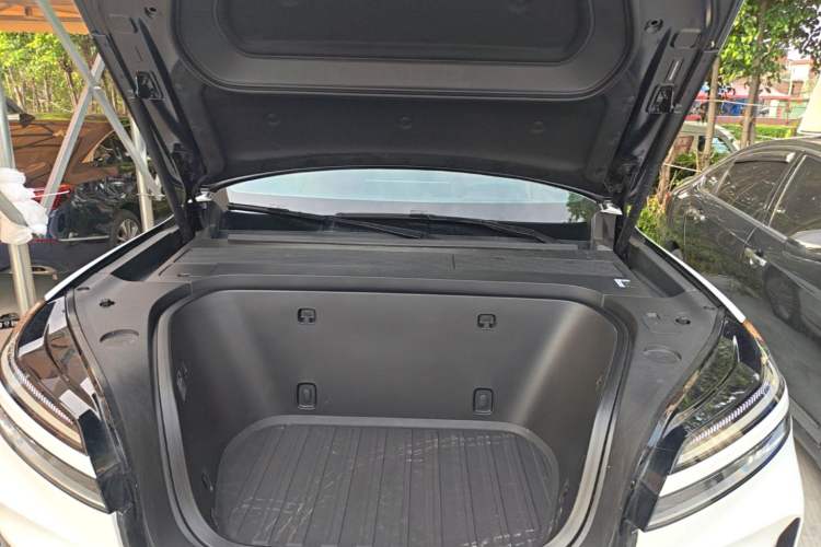 Used ONVO Luxeed L90 2025 Model—Max Six-Seater Version Engine Bay
