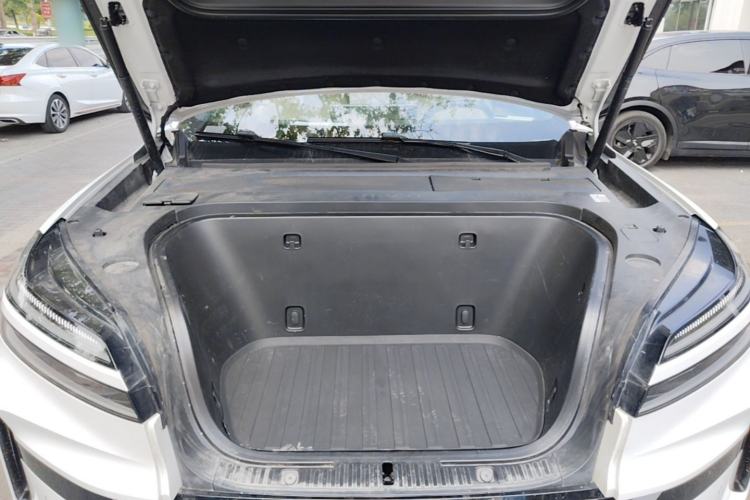 Used ONVO Luxeed L90 2025 Model—Max Six-Seater Version Engine Bay