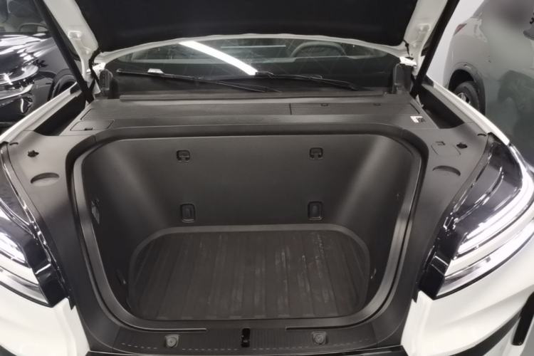 Used ONVO Luxeed L90 2025 Model—Max Six-Seater Version Engine Bay