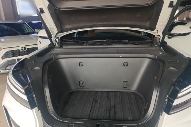 Used ONVO Luxeed L90 2025 Model—Max Six-Seater Version Engine Bay