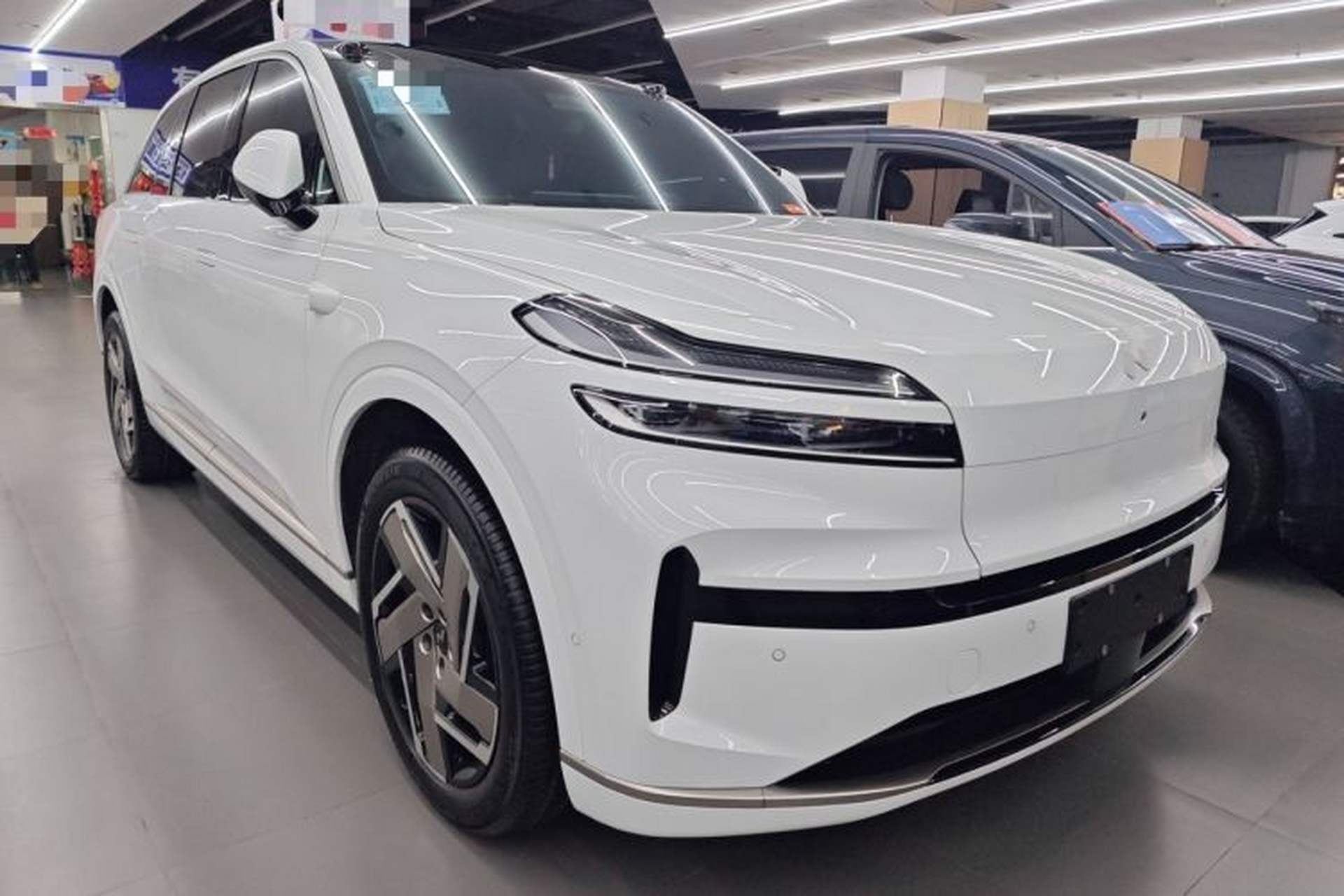 Used ONVO Luxeed L90 2025 Model—Ultra Six-Seater Version Exterior 1