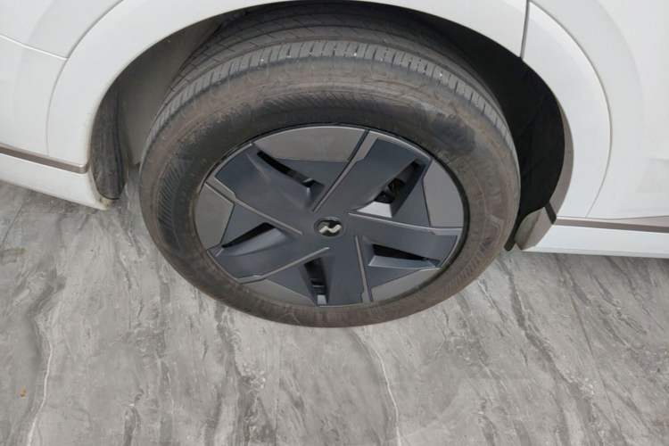 Used ONVO Luxeed L90 2025 Model—Max Six-Seater Version Exterior 2