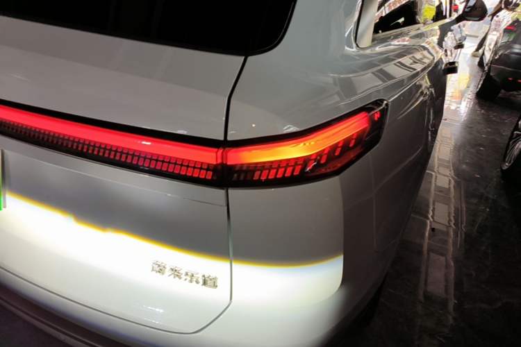 Used ONVO Luxeed L90 2025 Model—Max Six-Seater Version Exterior 3