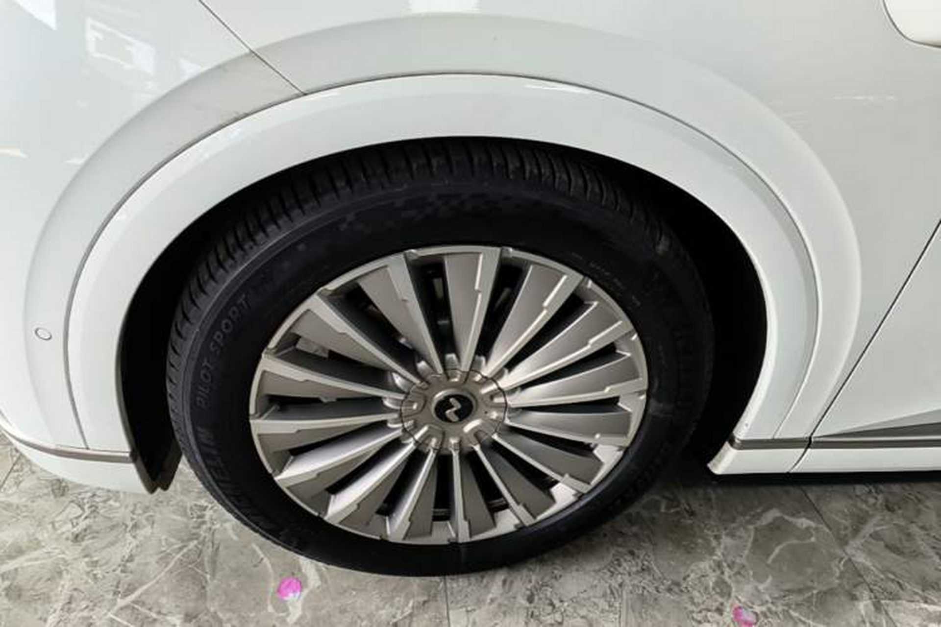 Used ONVO Luxeed L90 2025 Model—Max Six-Seater Version Exterior 4