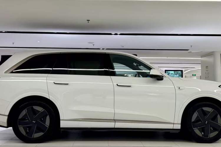 Used ONVO Luxeed L90 2025 Model—Max Six-Seater Version Exterior 4