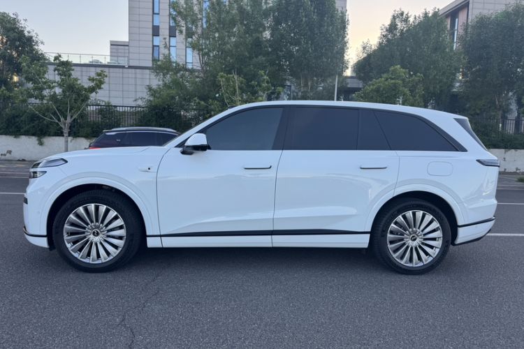 Used ONVO Luxeed L90 2025 Model—Ultra Six-Seater Version Exterior 4