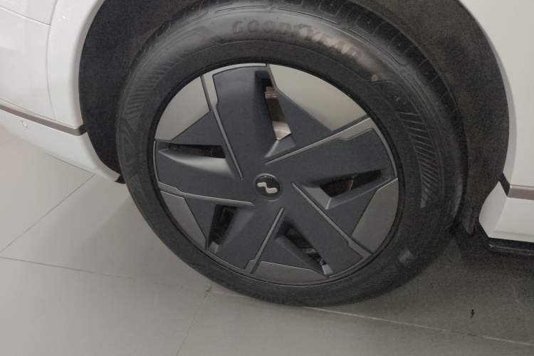 Used ONVO Luxeed L90 2025 Model—Max Six-Seater Version Exterior 5