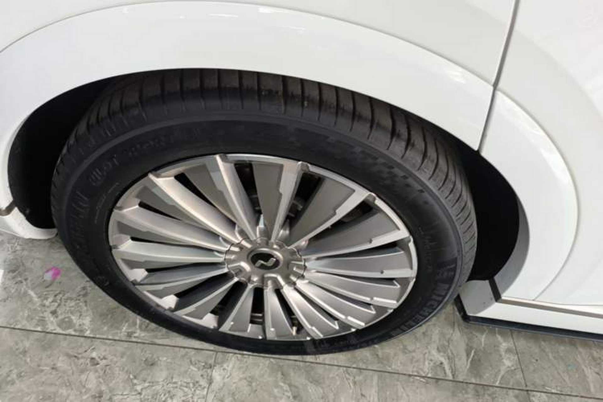 Used ONVO Luxeed L90 2025 Model—Max Six-Seater Version Exterior 5