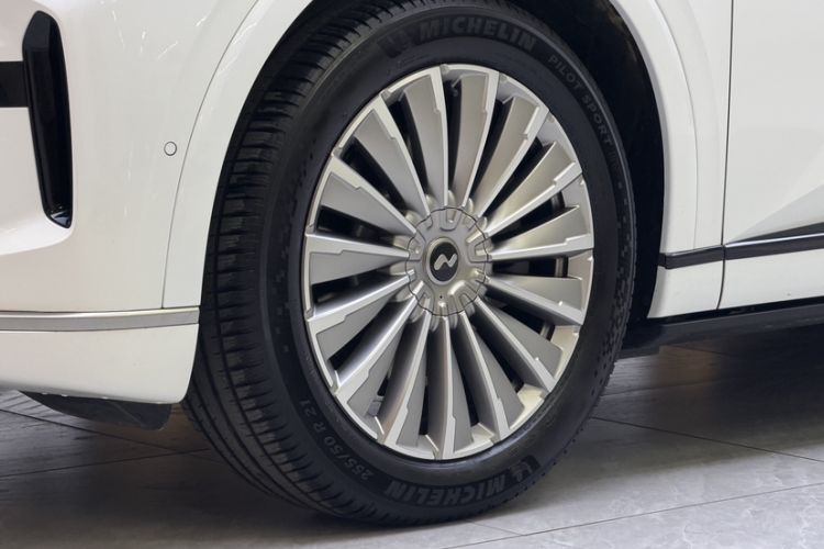 Used ONVO Luxeed L90 2025 Model—Max Six-Seater Version Exterior 5