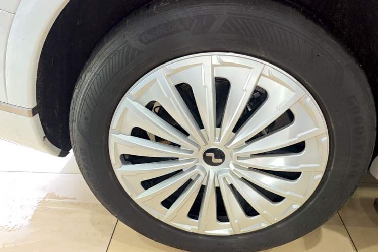 Used ONVO Luxeed L90 2025 Model—Max Six-Seater Version Exterior 5