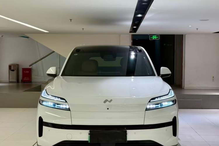 Used ONVO Luxeed L90 2025 Model—Max Six-Seater Version Exterior 5