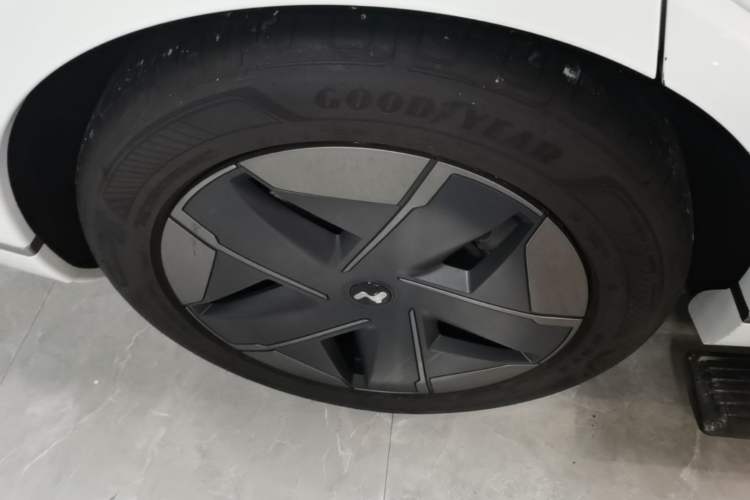 Used ONVO Luxeed L90 2025 Model Max Six-Seater 60-degree Battery Edition Exterior 5