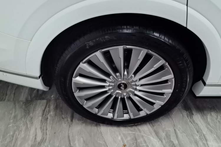 Used ONVO Luxeed L90 2025 Model—Ultra Six-Seater Version Exterior 5