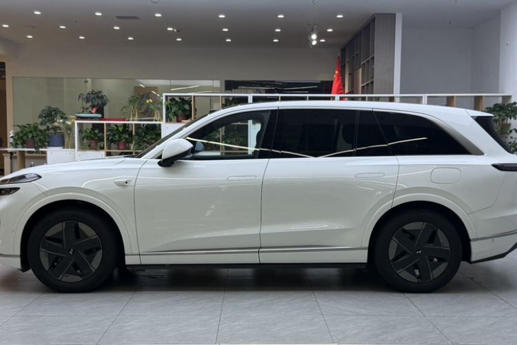 Used ONVO Luxeed L90 2025 Model—Max Six-Seater Version Exterior 5
