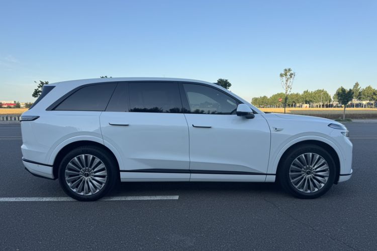 Used ONVO Luxeed L90 2025 Model—Ultra Six-Seater Version Exterior 7