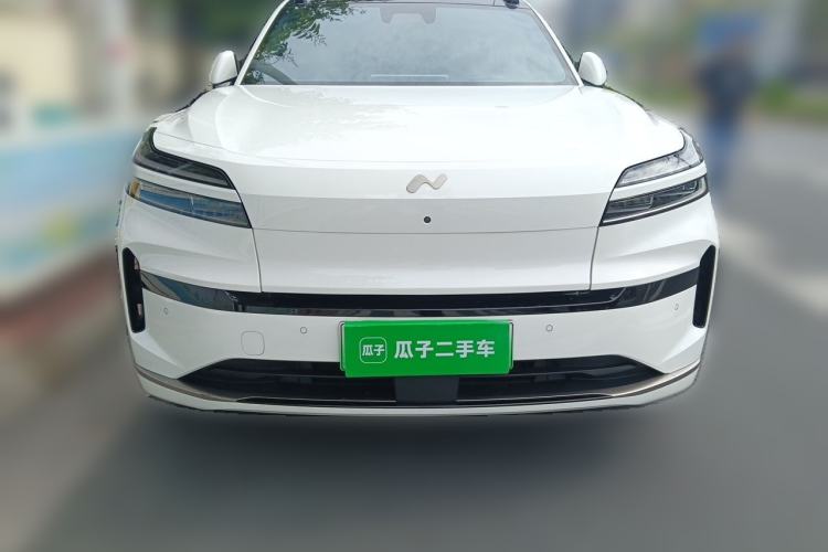 Used ONVO Luxeed L90 2025 Model—Max Six-Seater Version Front