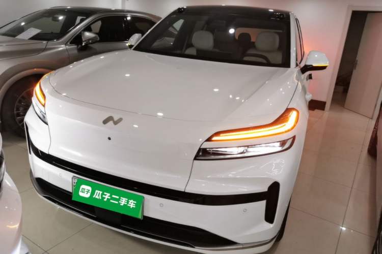 Used ONVO Luxeed L90 2025 Model—Max Six-Seater Version Front