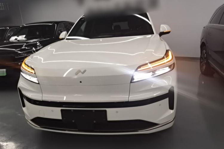 Used ONVO Luxeed L90 2025 Model—Max Six-Seater Version Front