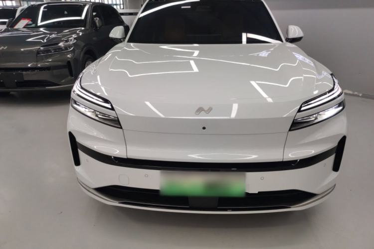 Used ONVO Luxeed L90 2025 Model—Ultra Six-Seater Version Front