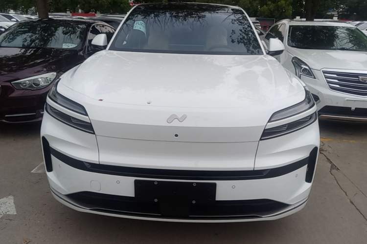 Used ONVO Luxeed L90 2025 Model—Max Six-Seater Version Front