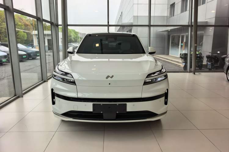 Used ONVO Luxeed L90 2025 Model—Ultra Six-Seater Version Front