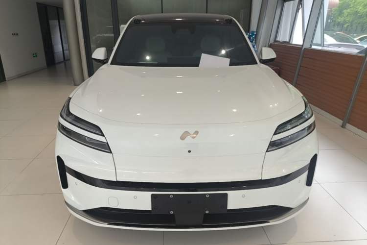 Used ONVO Luxeed L90 2025 Model—Ultra Six-Seater Version Front
