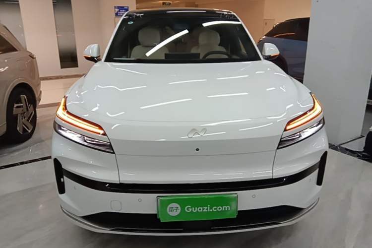 Used ONVO Luxeed L90 2025 Model Ultra Six-Seater 60-degree Battery Edition Front