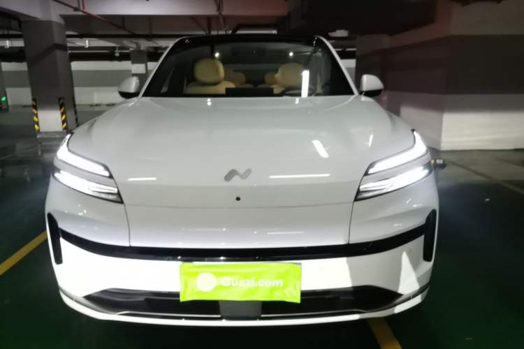 Used ONVO Luxeed L90 2025 Model—Ultra Six-Seater Version Front