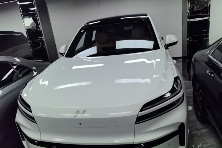 Used ONVO Luxeed L90 2025 Model—Ultra Six-Seater Version Front