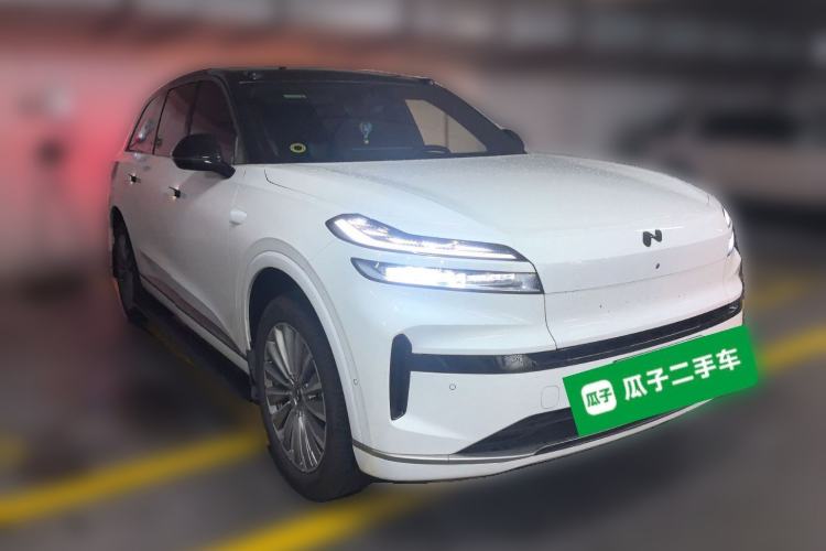 Used ONVO Luxeed L90 2025 Model—Max Six-Seater Version Front Right 45 Deg