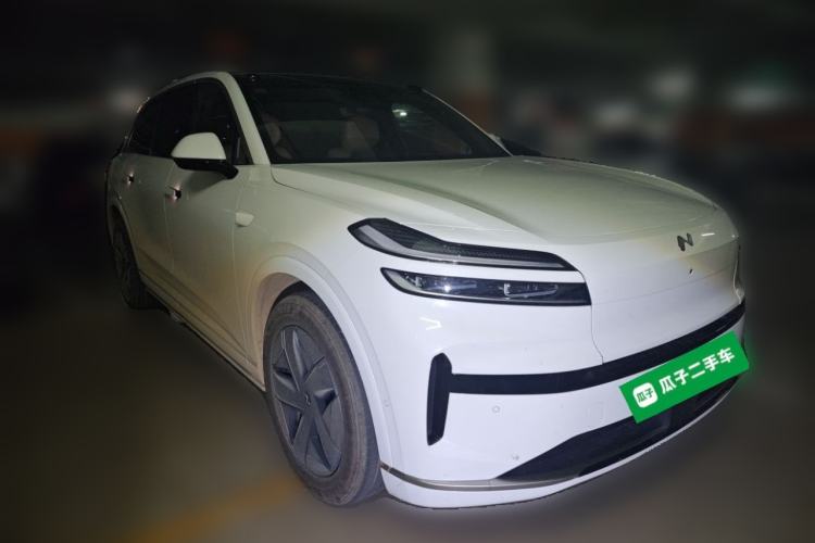 Used ONVO Luxeed L90 2025 Model—Max Six-Seater Version Front Right 45 Deg