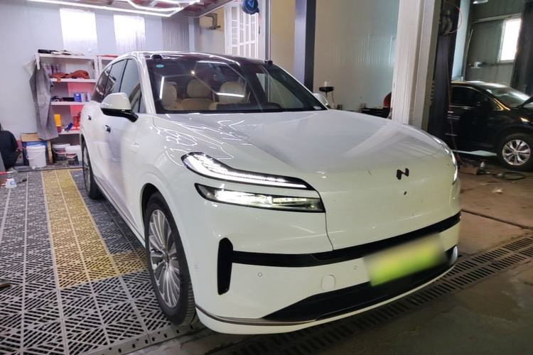Used ONVO Luxeed L90 2025 Model—Max Six-Seater Version Front Right 45 Deg