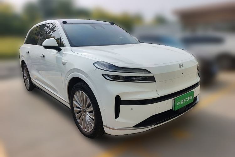 Used ONVO Luxeed L90 2025 Model—Max Six-Seater Version Front Right 45 Deg