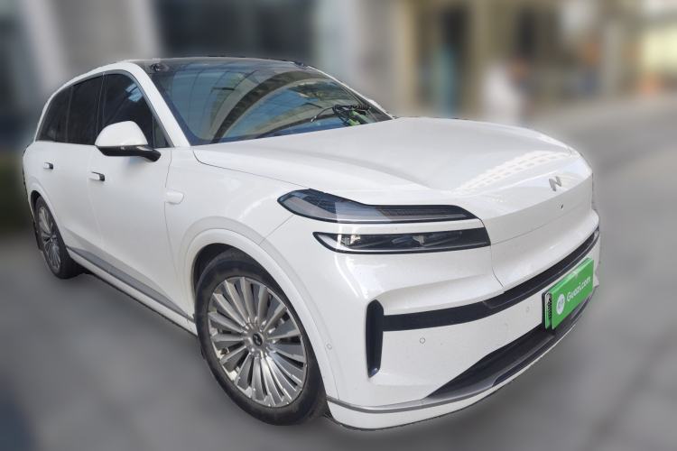 Used ONVO Luxeed L90 2025 Model—Max Six-Seater Version Front Right 45 Deg
