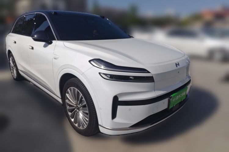 Used ONVO Luxeed L90 2025 Model—Ultra Six-Seater Version Front Right 45 Deg