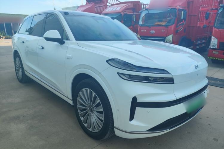 Used ONVO Luxeed L90 2025 Model—Max Six-Seater Version Front Right 45 Deg