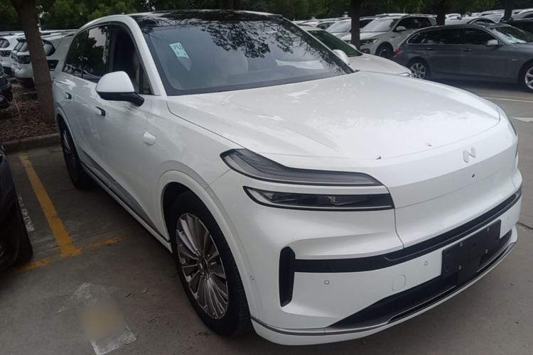 Used ONVO Luxeed L90 2025 Model—Max Six-Seater Version Front Right 45 Deg
