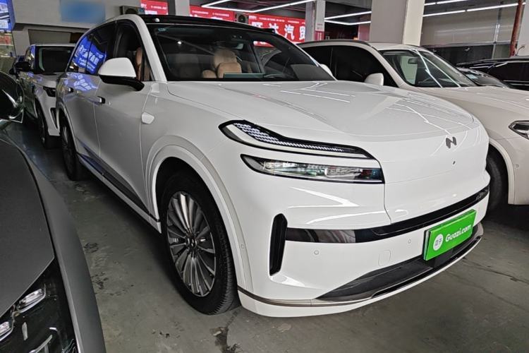 Used ONVO Luxeed L90 2025 Model—Max Six-Seater Version Front Right 45 Deg